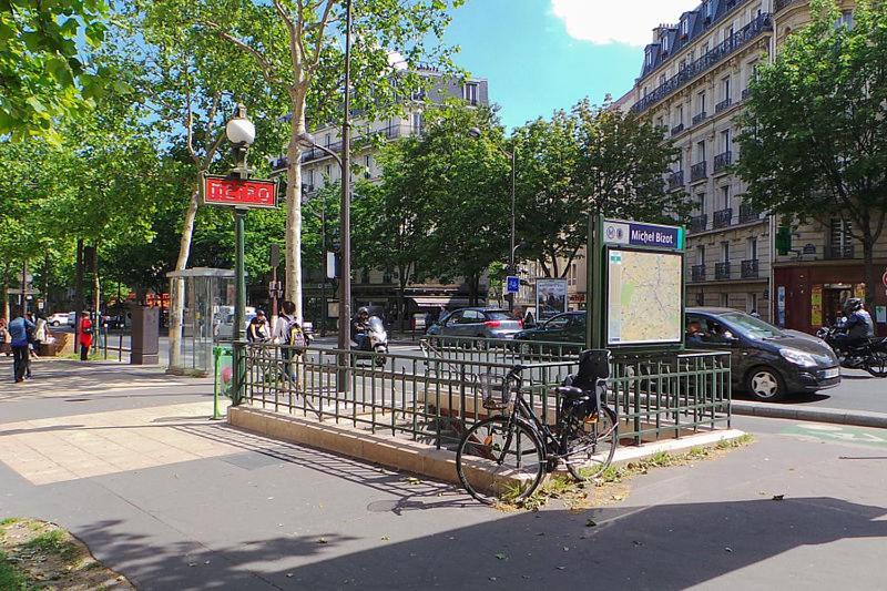 Entire Apartment With Terrace Paris Bagian luar foto